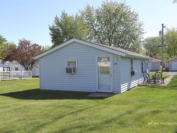 2031 Gilboa Avenue , Zion, IL 60099
