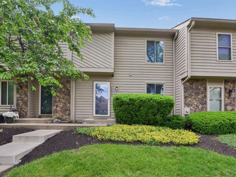 4974 Columbia Circle, West Chester, OH 45011 Photo 1