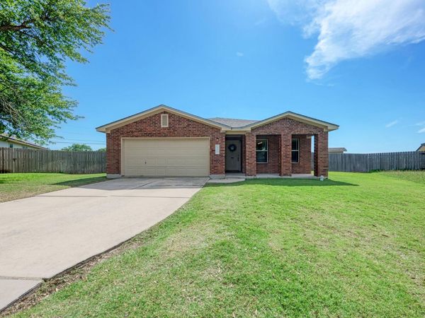 311 Creek Ledge DR , Hutto, TX 78634
