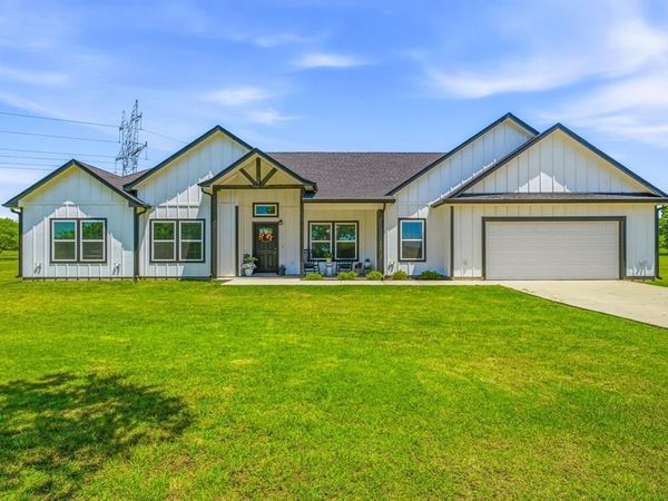 689 Dill Road , Weatherford, TX 76085