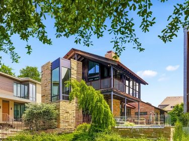 20 Vanguard Way, Dallas, TX 75243