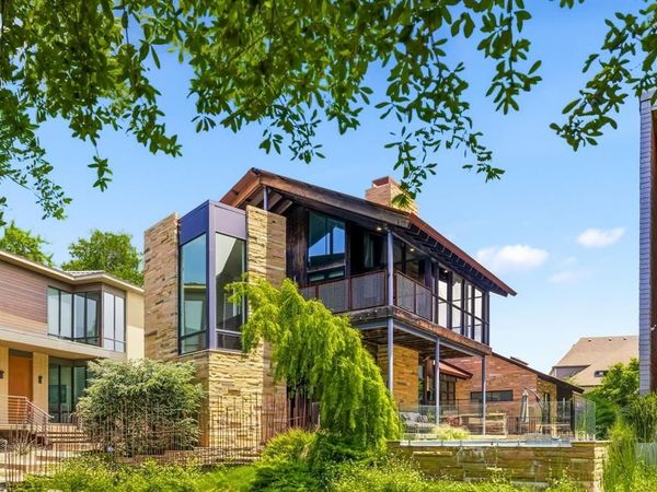 20 Vanguard Way, Dallas, TX 75243