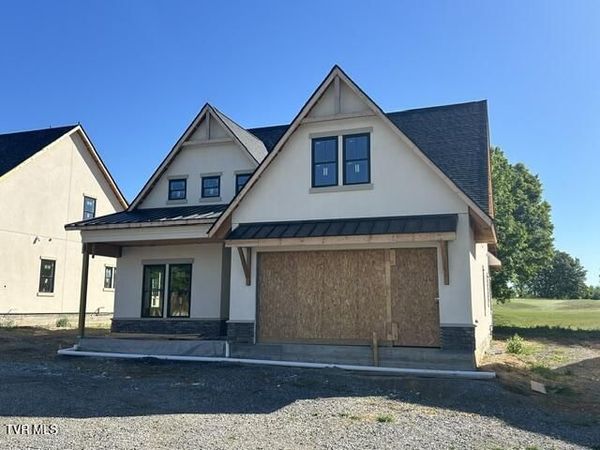 812 Country Club Court, Johnson City, TN 37601