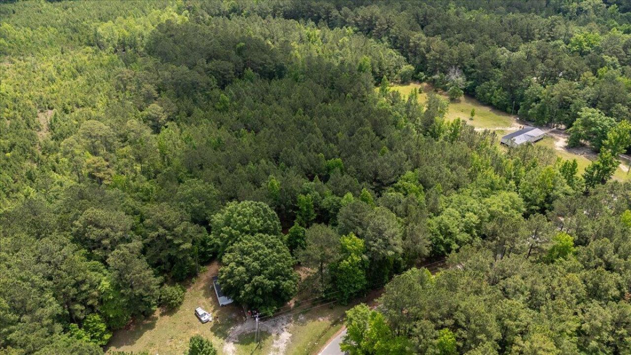 00 Deneaux Road Photo 20