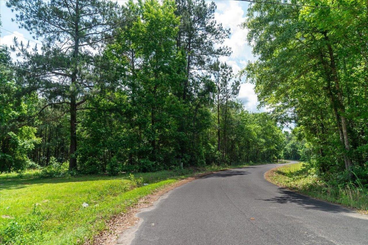 00 Deneaux Road Photo 8