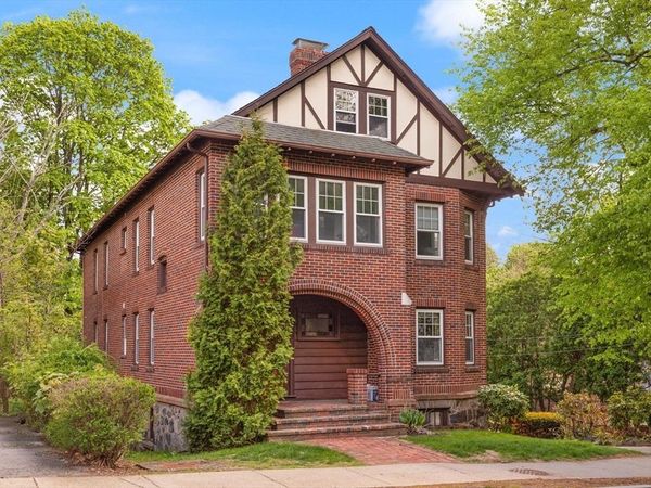 47 Park Ave Ext, Arlington, MA 02474