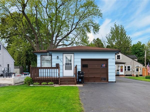 395 Brayton Road , Greece, NY 14616