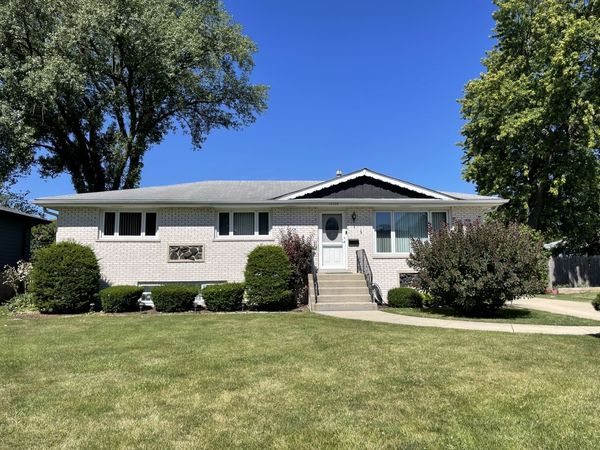 10228 S 80th Court , Palos Hills, IL 60465