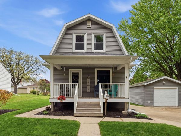 330 S Walnut Avenue, New Hampton, IA 50659