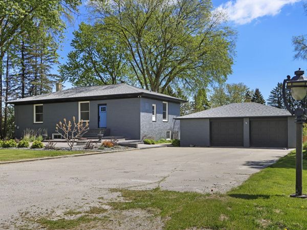 6739 Sportsman Dr, Caledonia, WI 53402