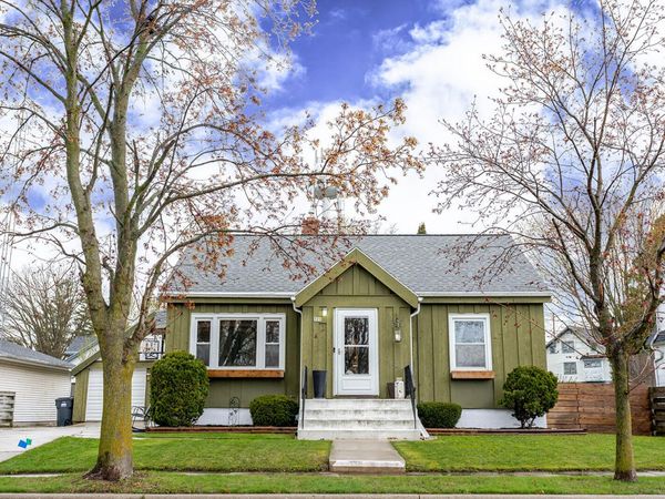 509 Jackson St, Mishicot, WI 54228