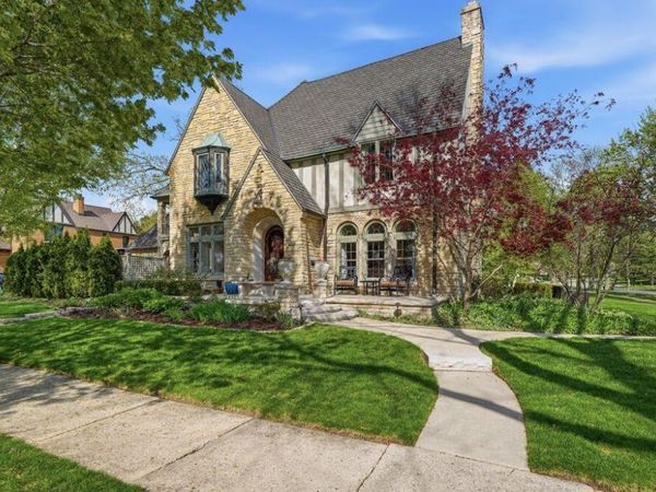 4604 N Murray Ave, Whitefish Bay, WI 53211