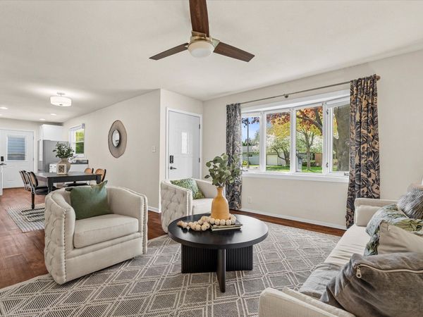 W67N408 Grant Ave, Cedarburg, WI 53012