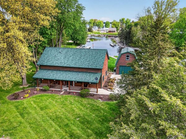 W6660 Puckaway Rd, Marquette, WI 53946