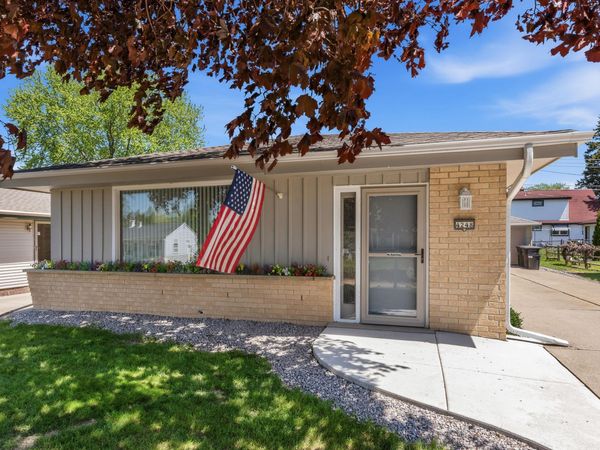 4248 S 91st Pl, Greenfield, WI 53228