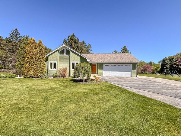 S50W30750 Walnut St, Genesee, WI 53149