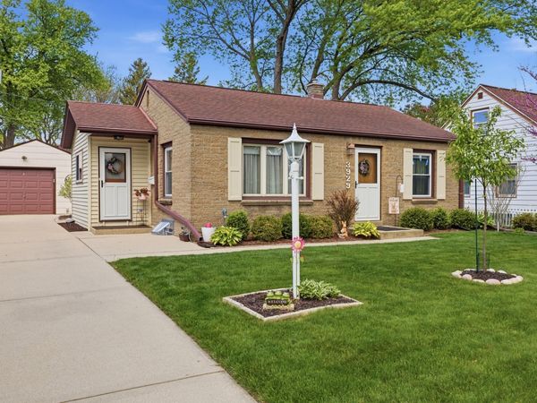 3929 S 56th St, Milwaukee, WI 53220