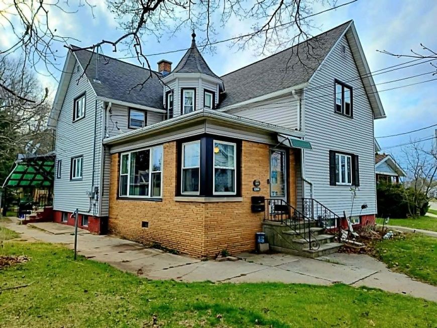 Main Photo