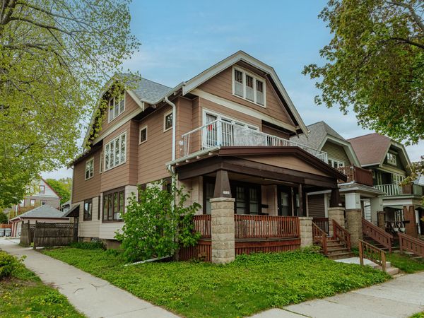 2044 N 58th St, Milwaukee, WI 53208