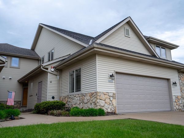 14785 W Wilbur Dr, New Berlin, WI 53151