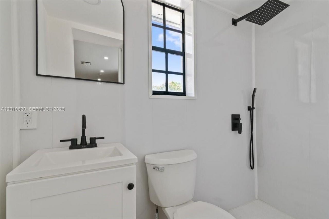 1409 NW 44th St , Unit A, Miami, FL 33142 Photo