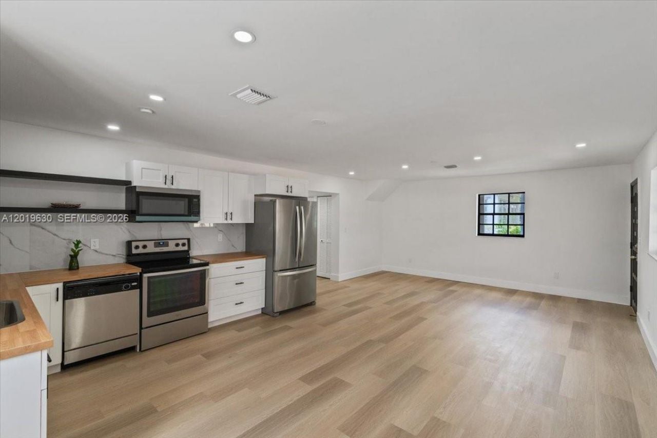 1409 NW 44th St , Unit A, Miami, FL 33142 Photo