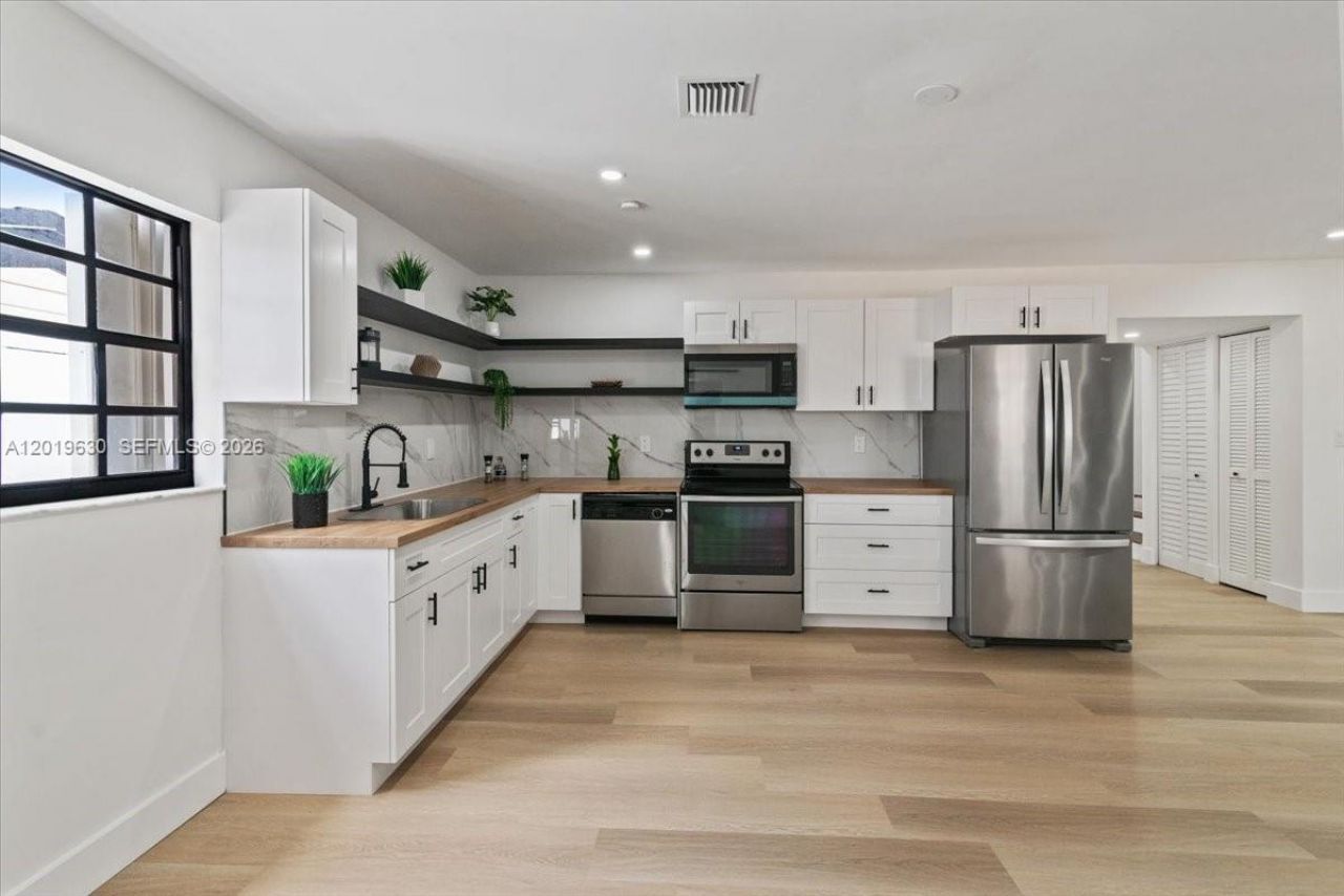1409 NW 44th St , Unit A, Miami, FL 33142 Photo