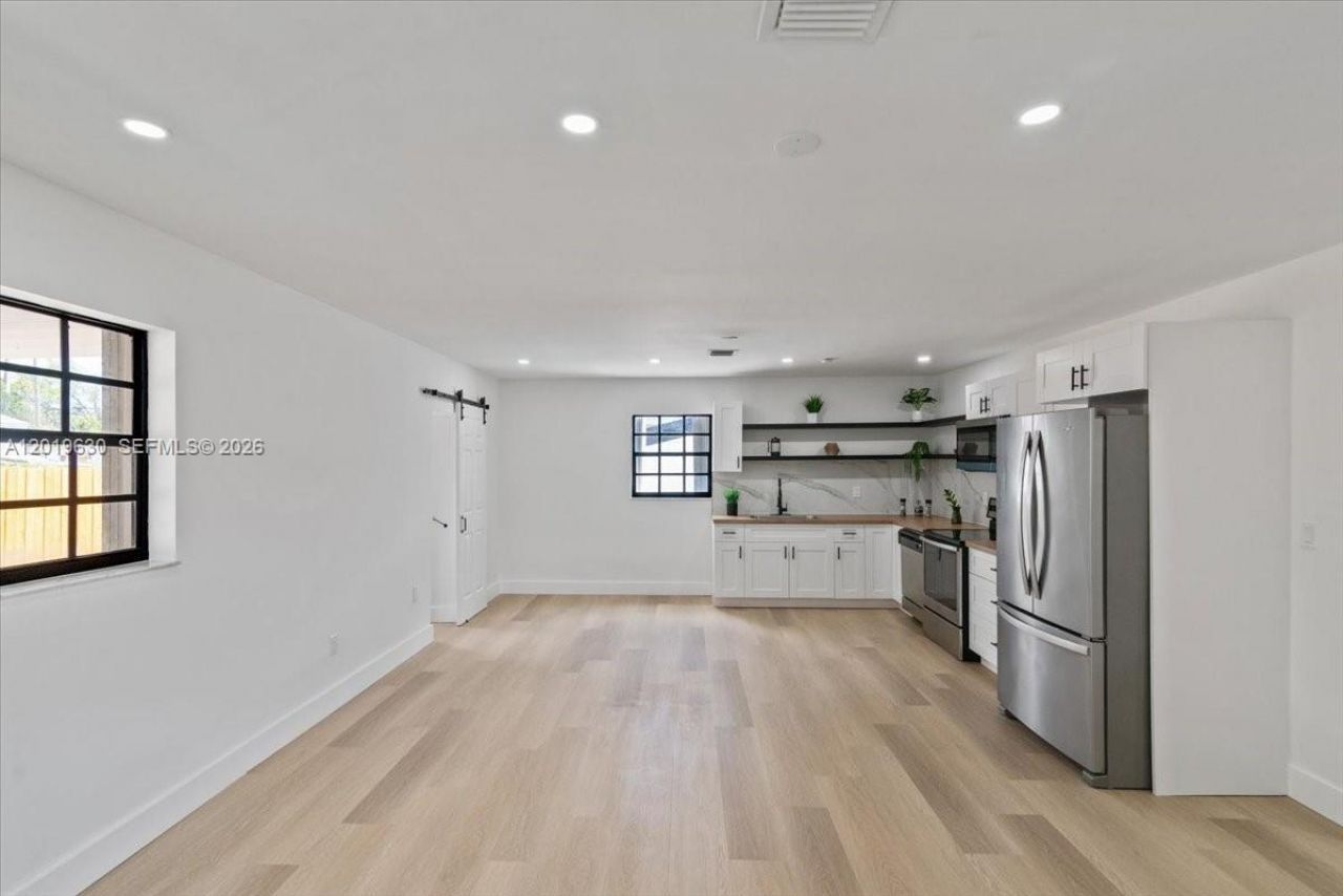 1409 NW 44th St , Unit A, Miami, FL 33142 Photo