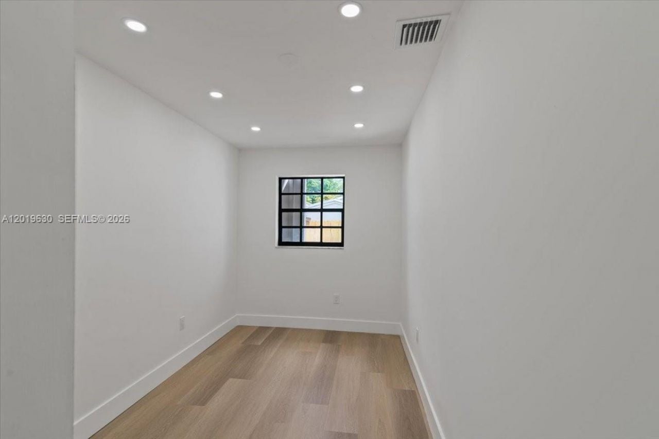 1409 NW 44th St , Unit A, Miami, FL 33142 Photo