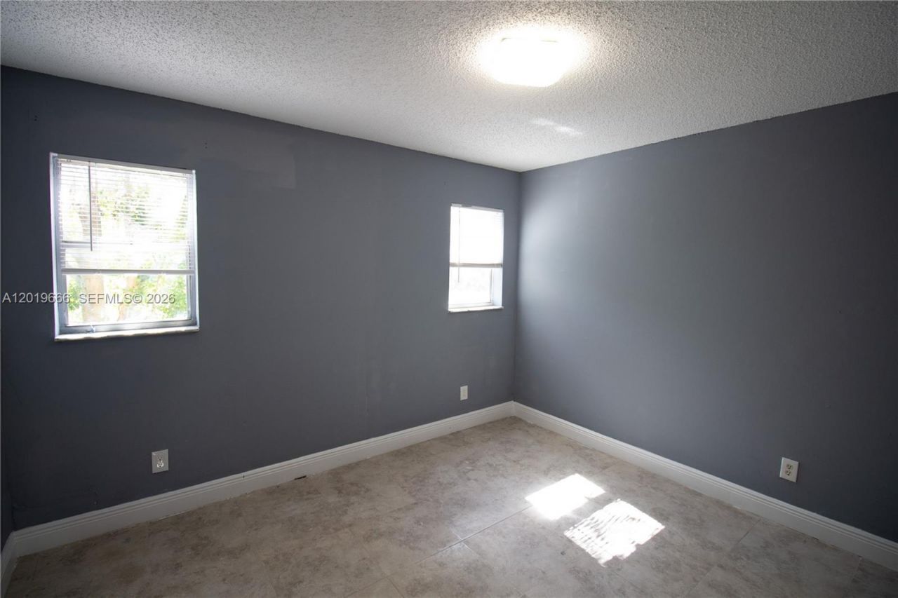 825 SW 10th St , Unit A, Hallandale Beach, FL 33009 Photo