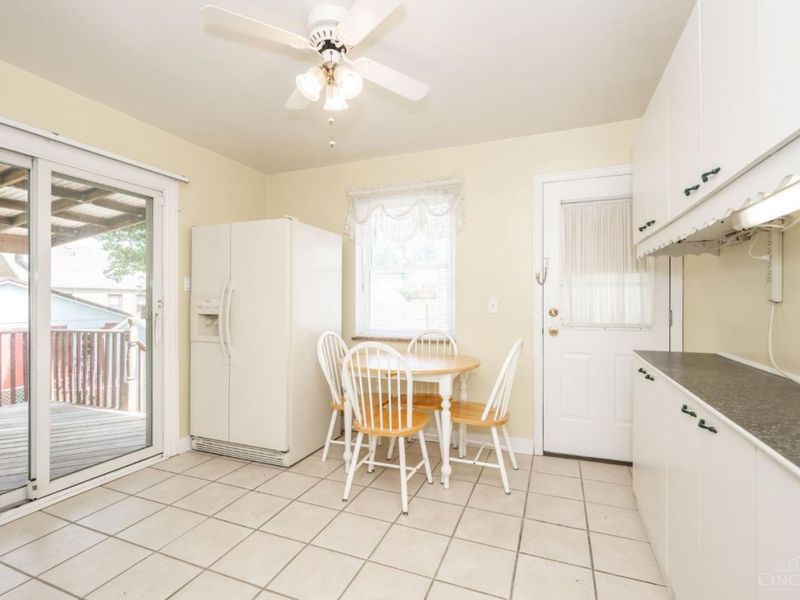210 Marion Avenue, Cincinnati, OH 45215 Photo 5