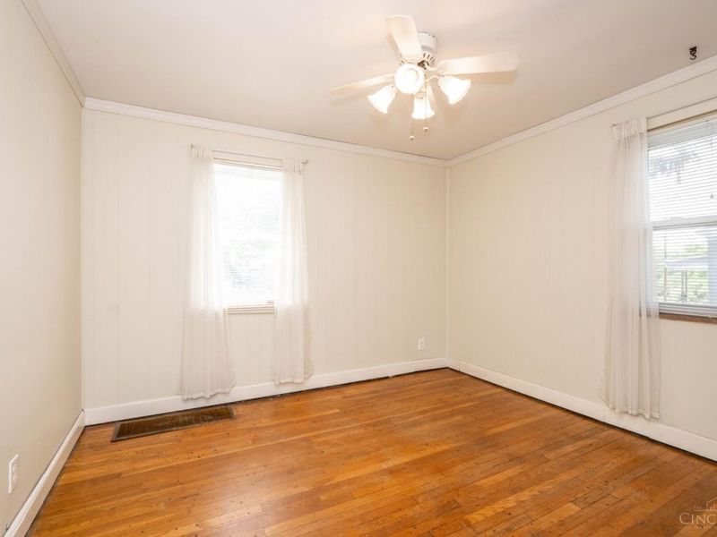 210 Marion Avenue, Cincinnati, OH 45215 Photo 8