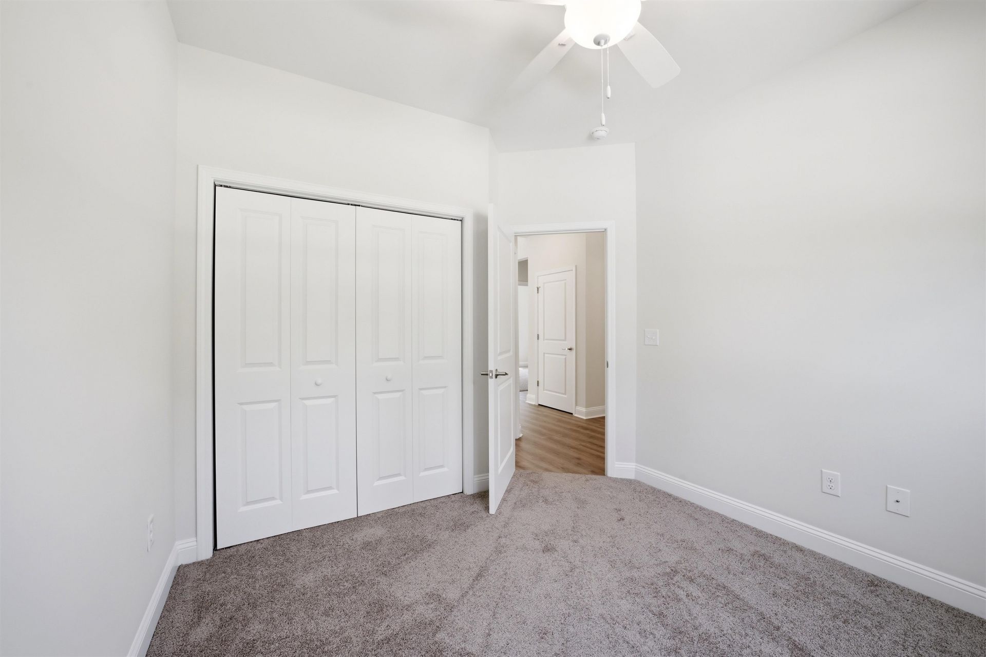 116 Violet Way Photo 13