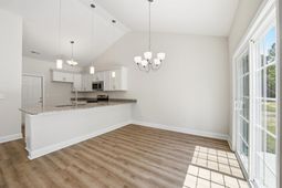 116 Violet Way photo 4