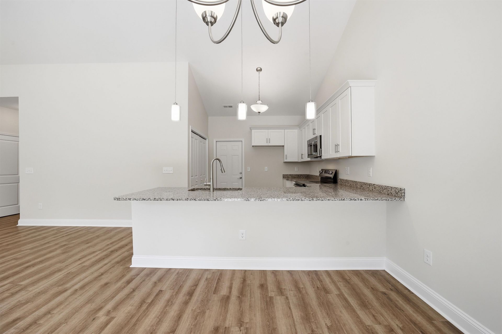 116 Violet Way Photo 6