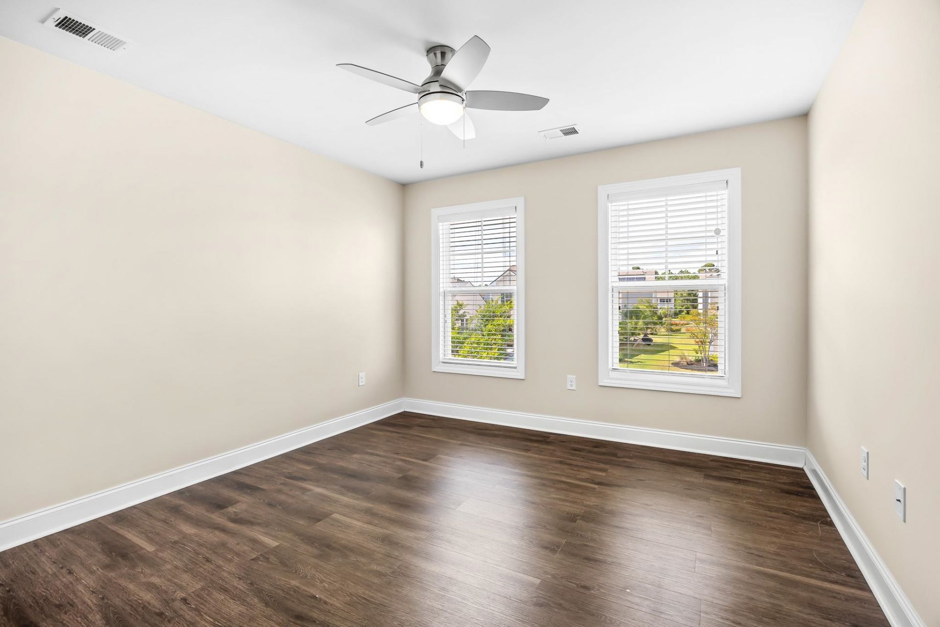 4537 Planters Row Way Photo 31