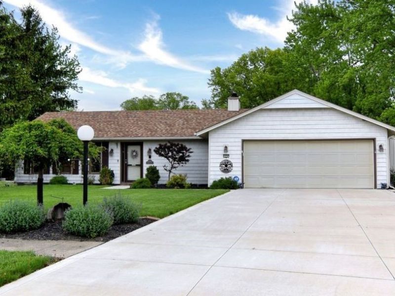 10797 Meadowgrass Road, Strongsville, OH 44149 Photo 2