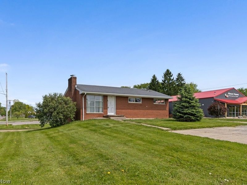 2150 Beechwood Avenue, Alliance, OH 44601 Photo 1