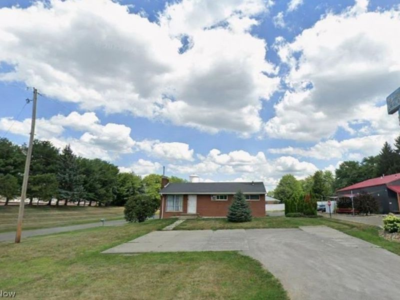 2150 Beechwood Avenue, Alliance, OH 44601 Photo 1