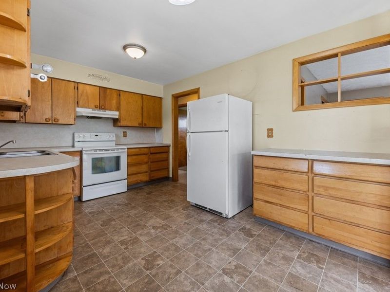 2150 Beechwood Avenue, Alliance, OH 44601 Photo 6