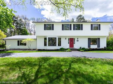 605 Apple Hill Lane, Rochester Hills, MI 48306