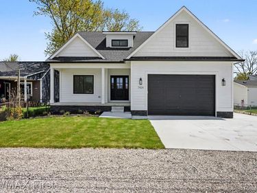 7424 DYKE ROAD, Clay Twp, MI 48001