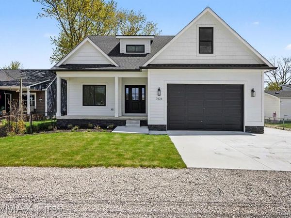 7424 DYKE ROAD, Clay Twp, MI 48001