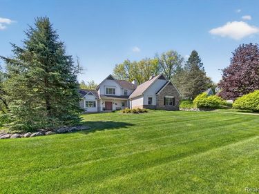 7798 Lee Road, Hamburg Twp, MI 48116