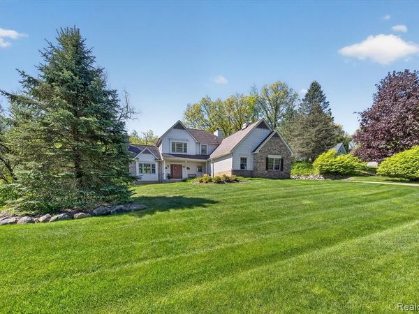 7798 Lee Road, Hamburg Twp, MI 48116
