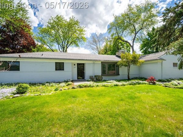 109 Bowdoinhill Drive, Rochester Hills, MI 48309