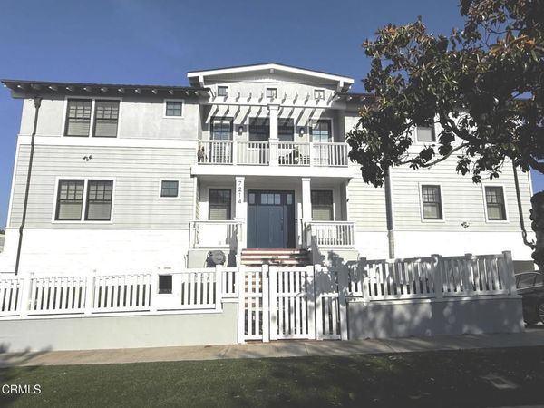7214 McCool Avenue, Los Angeles, CA 90045