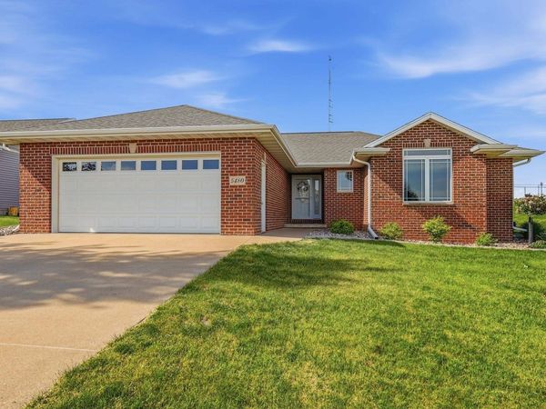 5480 Carver Drive, Dubuque, IA 52002