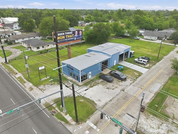 1925 Gerstner Memorial Drive, Lake Charles, LA 70601