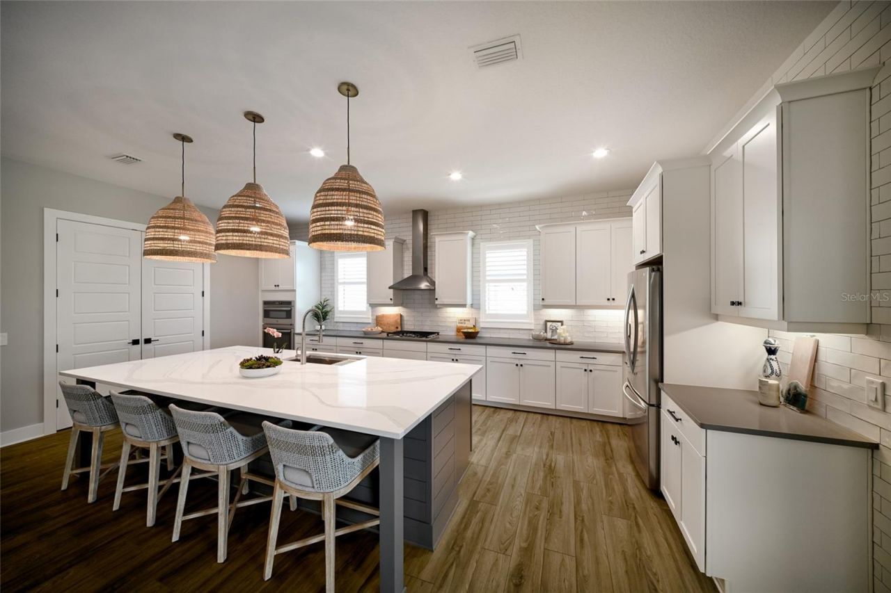 8092 Grande Shores Drive, Sarasota, FL 34240 Photo